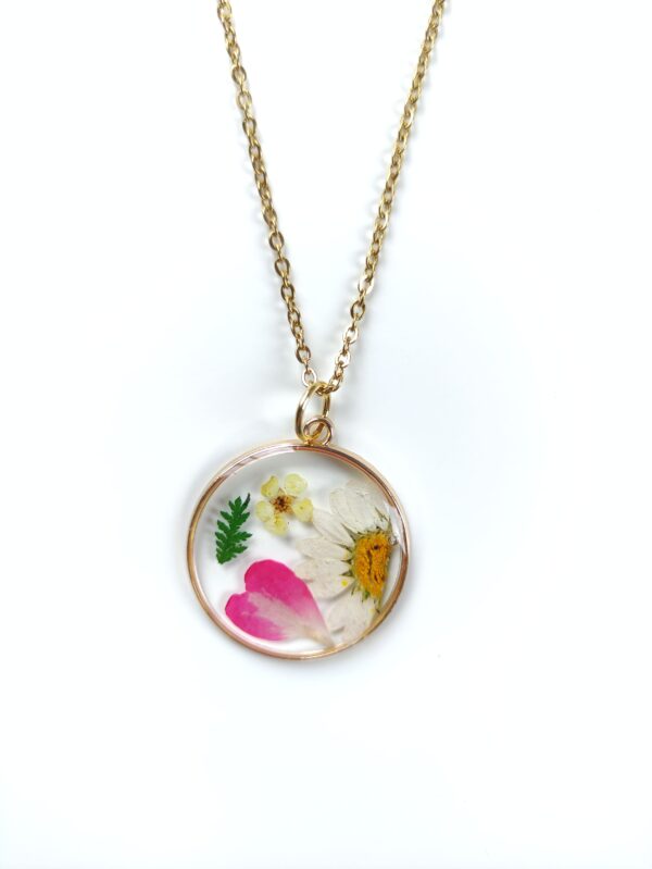 Stainless Steel Necklace with White Daisy and Colorful Flowers in Epoxy Resin